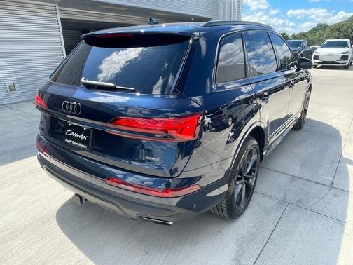2025 Audi Q7 55 Premium Plus