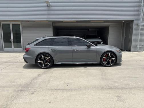 2022 Audi RS 6 Avant 4.0T quattro