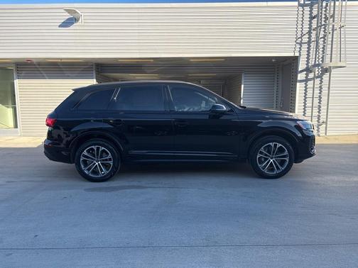 2026 Audi Q7 45 Premium