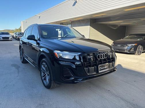 2026 Audi Q7 45 Premium