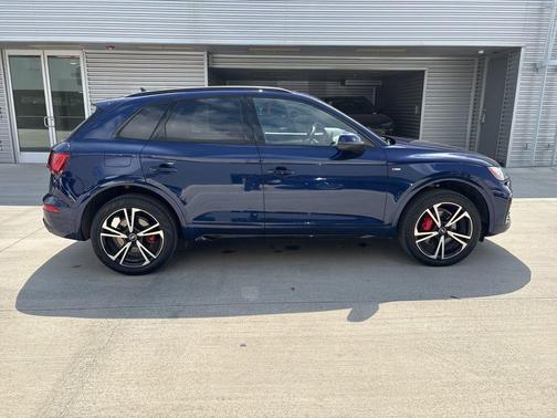 2025 Audi Q5 45 S line quattro Premium
