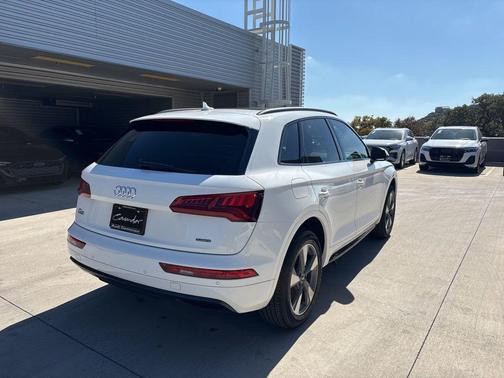 2020 Audi Q5 45 Titanium Premium