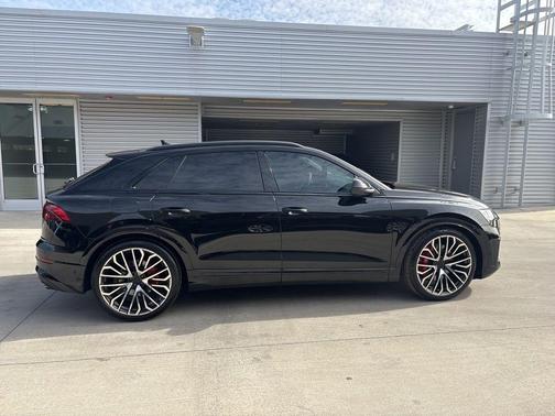 2026 Audi SQ8 4.0T Prestige