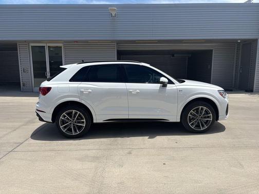2025 Audi Q3 45 S line Premium