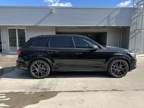 2025 Audi Q7 55 Prestige