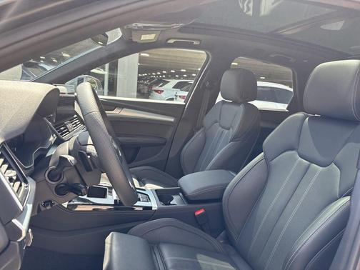 2025 Audi Q5 45 S line quattro Premium