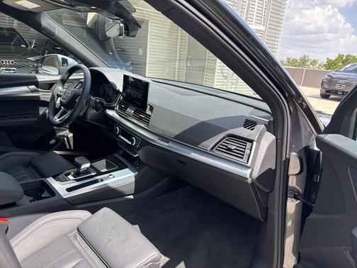 2025 Audi Q5 45 S line quattro Premium