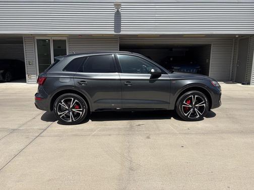 2025 Audi Q5 45 S line quattro Premium
