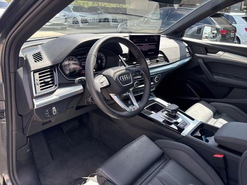 2025 Audi Q5 45 S line quattro Premium