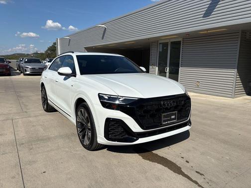 2025 Audi Q8 55 Premium