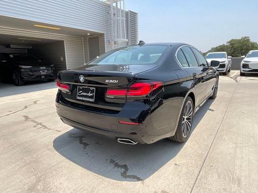 2022 BMW 530 i