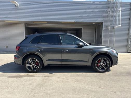 2024 Audi Q5 e 55 S line quattro Premium