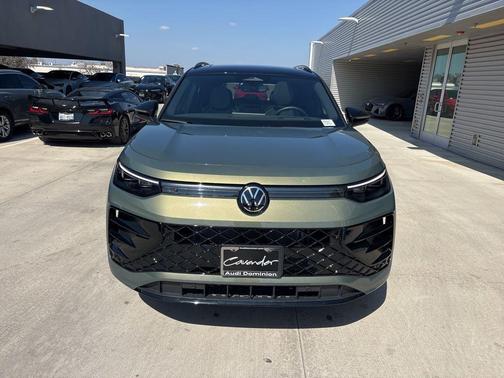 2025 Volkswagen Tiguan 2.0T SE R-Line Black