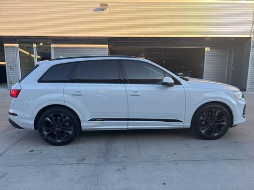 2026 Audi Q7 55 Premium Plus
