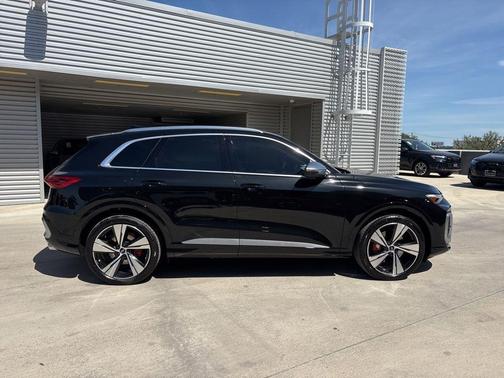 Mythos Black Metallic 2026 Audi SQ5 3.0T Premium Plus