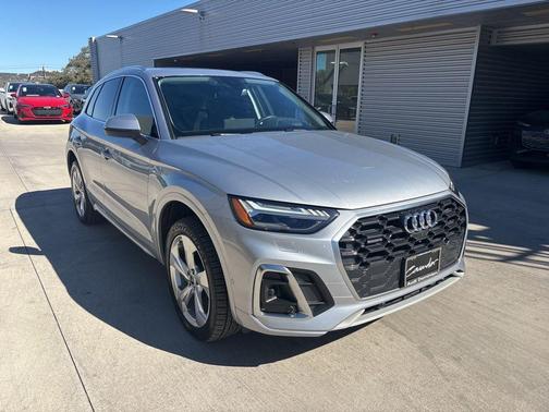 2023 Audi Q5 45 S line Prestige