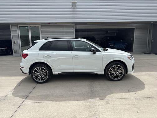 2025 Audi Q3 45 S line Premium