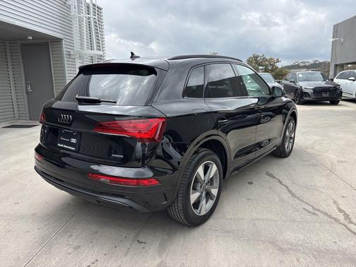 2025 Audi Q5 40 Premium