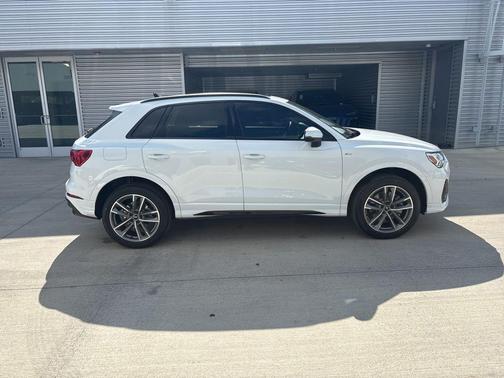 2025 Audi Q3 45 S line Premium