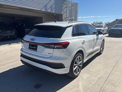 2026 Audi Q4 e-tron 55 quattro Premium