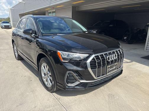 2022 Audi Q3 45 S line Premium