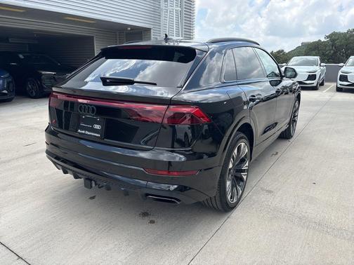 2025 Audi Q8 55 Premium