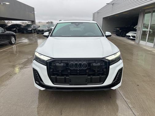 2025 Audi Q7 55 Prestige