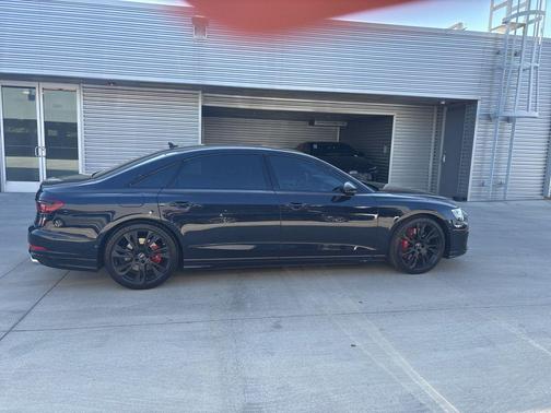 2025 Audi S8 4.0T quattro