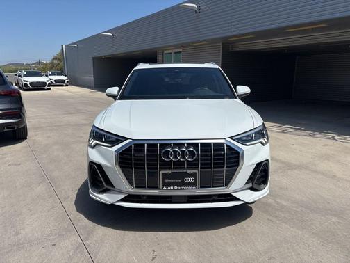 Glacier White Metallic 2025 Audi Q3 45 S line Premium