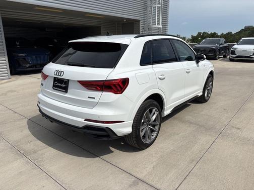 2025 Audi Q3 45 S line Premium