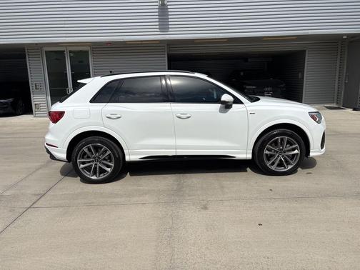 2025 Audi Q3 45 S line Premium