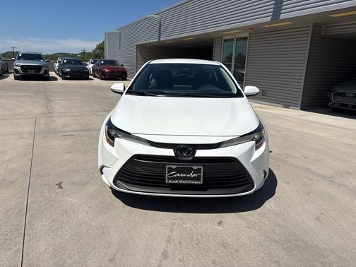 Ice 2025 Toyota Corolla LE