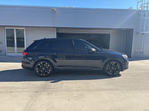 2025 Audi Q7 55 Premium