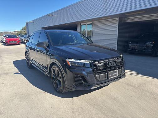 2025 Audi Q7 55 Premium