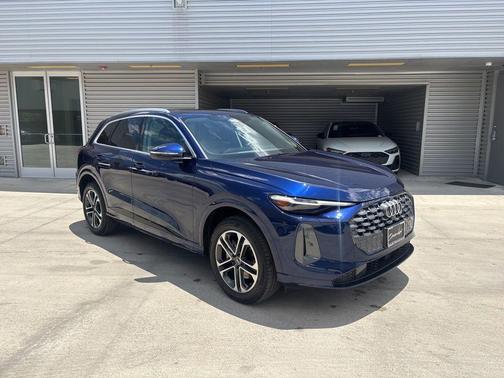 Navarra Blue Metallic 2025 Audi Q5 2.0T quattro Premium