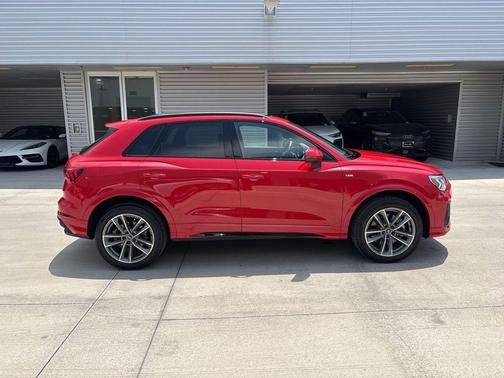 2025 Audi Q3 45 S line Premium