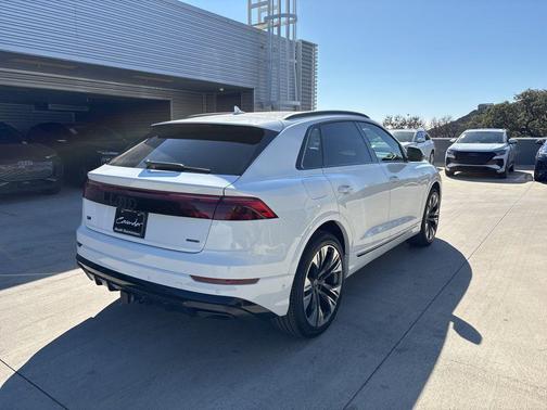 2026 Audi Q8 Premium Plus