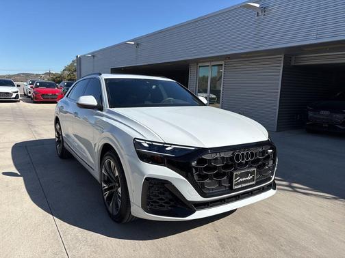 2026 Audi Q8 Premium Plus