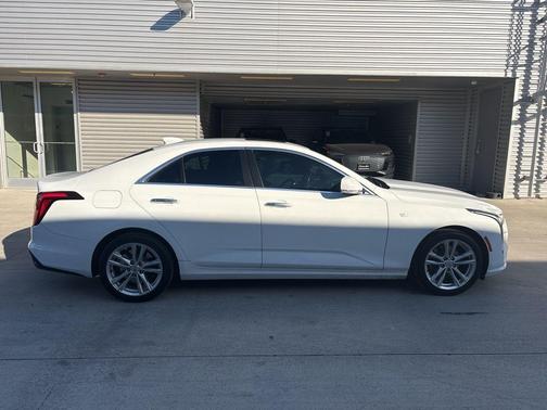 2023 Cadillac CT4 Luxury