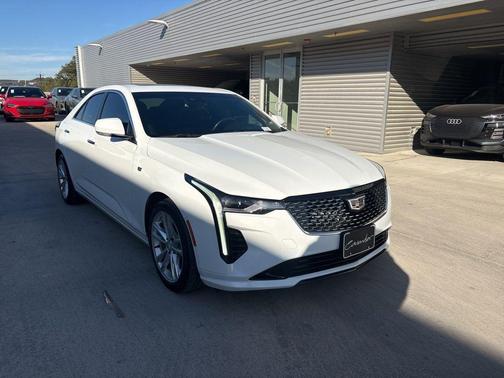 2023 Cadillac CT4 Luxury