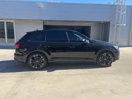 2026 Audi Q7 55 Premium Plus