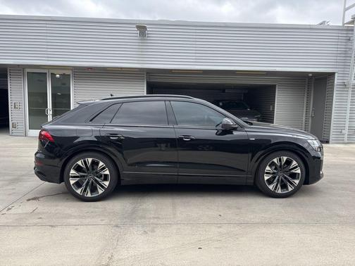 2026 Audi Q8 Premium Plus