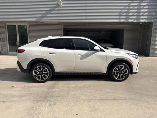 2025 BMW X2 xDrive28i