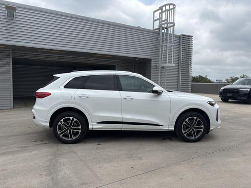 Arkona White 2025 Audi Q5 2.0T quattro Premium