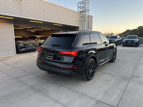 2025 Audi Q7 55 Prestige
