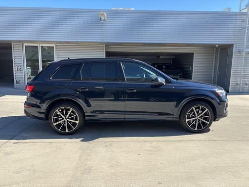 2025 Audi Q7 45 Premium