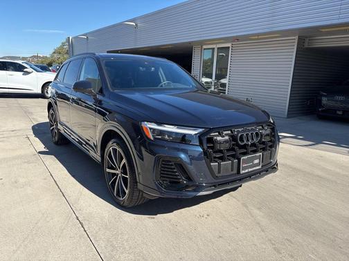 2025 Audi Q7 45 Premium