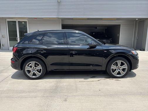 2025 Audi Q5 45 S line quattro Premium