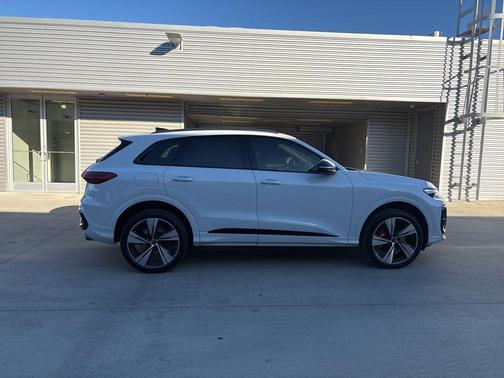 2025 Audi SQ5 3.0T quattro Premium