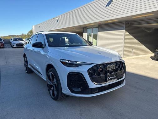 2025 Audi SQ5 3.0T quattro Premium